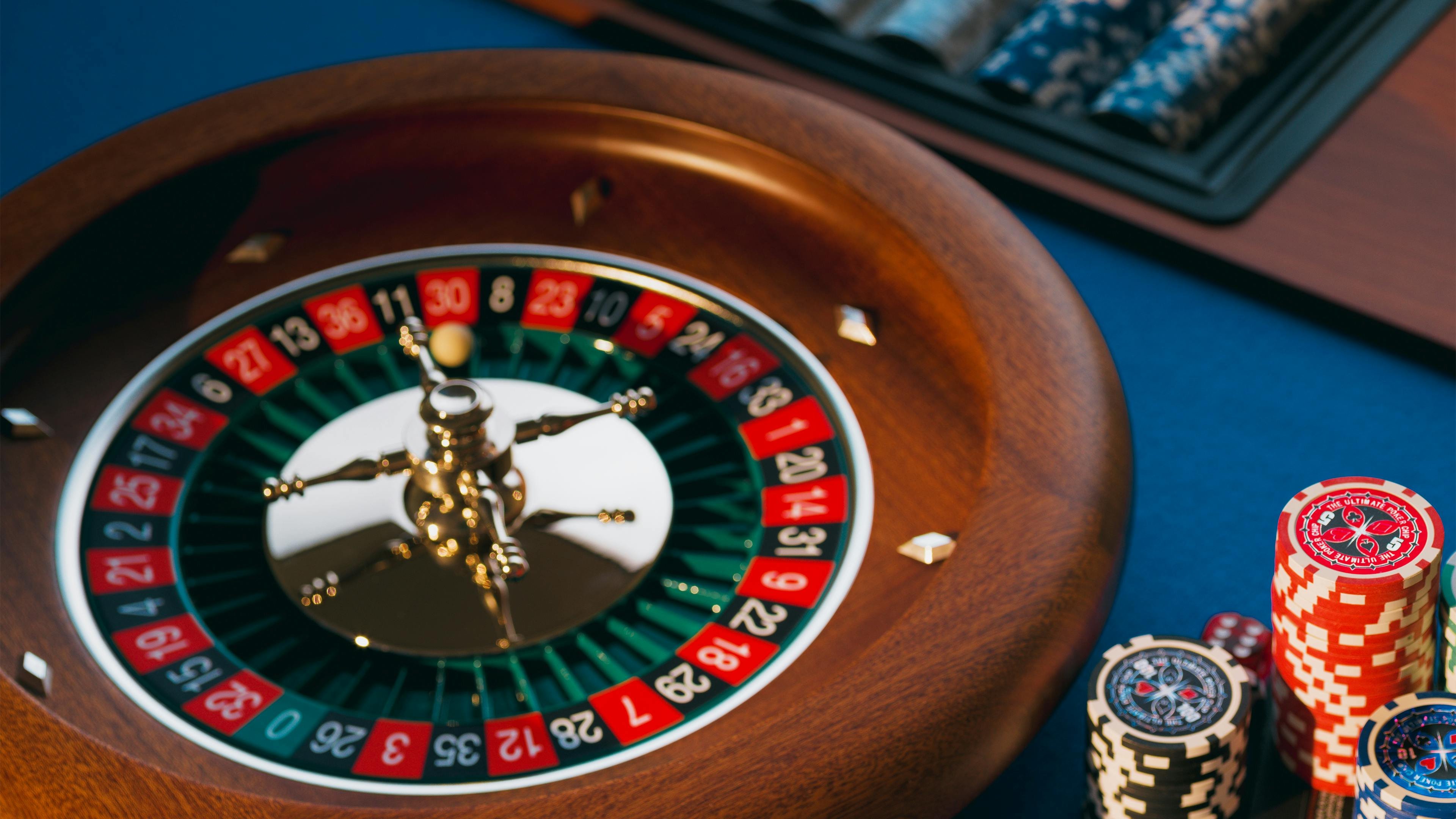 casno888 ပလက်ဖောင်းများမှ Live Casino နှင့် Slots ဂိမ်းများကို မိုဘိုင်းဖုန်းဖြင့် ကစားခြင်း